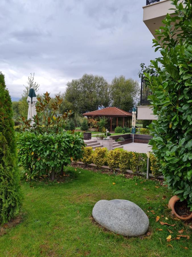 Guesthouse Green Fields Garmen Exterior foto