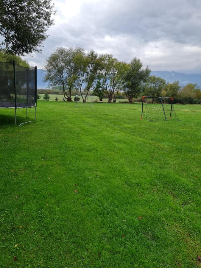 Guesthouse Green Fields Garmen Exterior foto